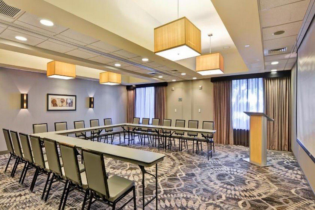 Doubletree By Hilton Baton Rouge Hotel Exterior photo