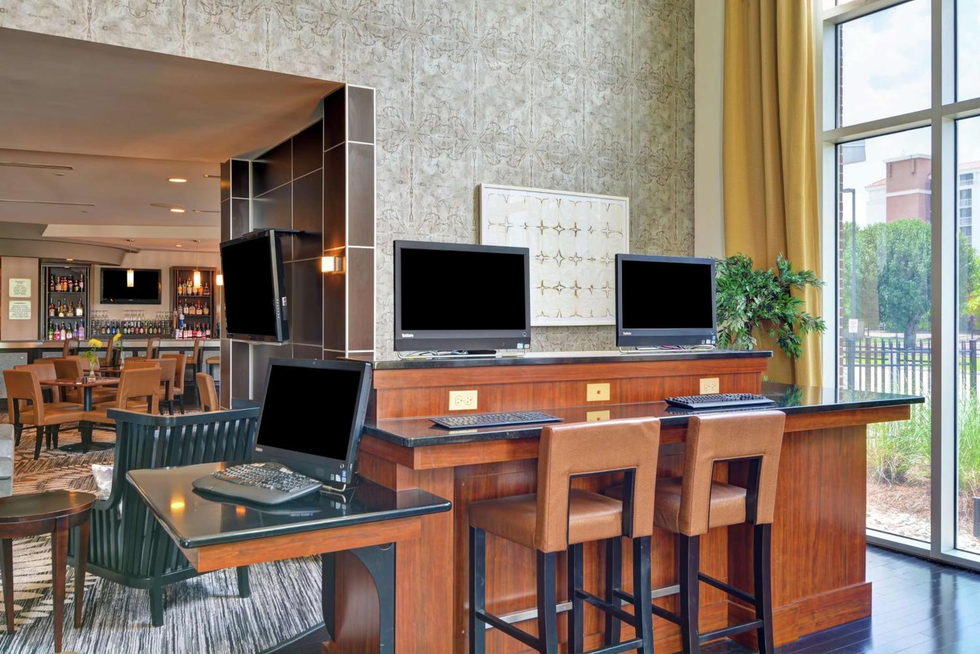 Doubletree By Hilton Baton Rouge Hotel Exterior photo
