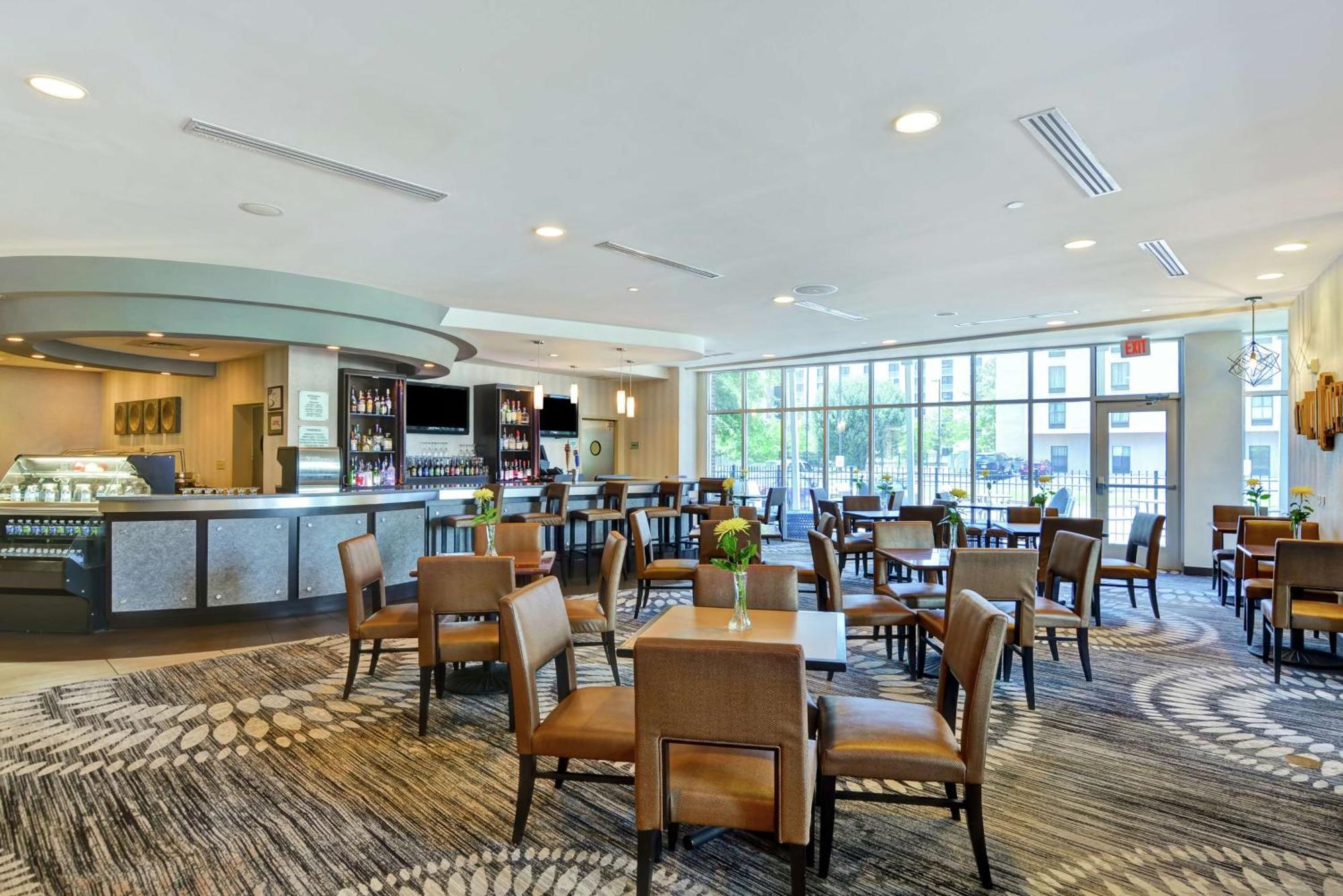 Doubletree By Hilton Baton Rouge Hotel Exterior photo