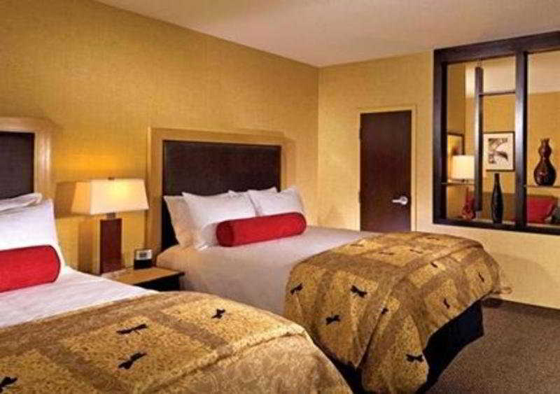 Doubletree By Hilton Baton Rouge Hotel Exterior photo